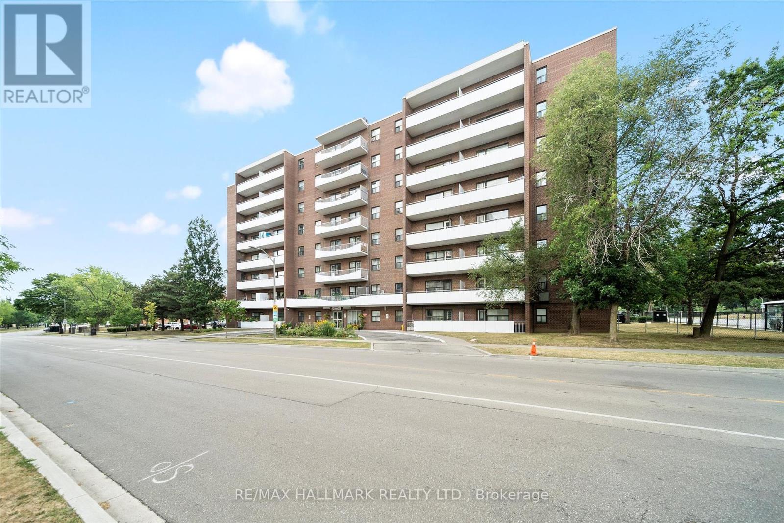 Photo 2 of 404 3320 Fieldgate Drive, Mississauga ON