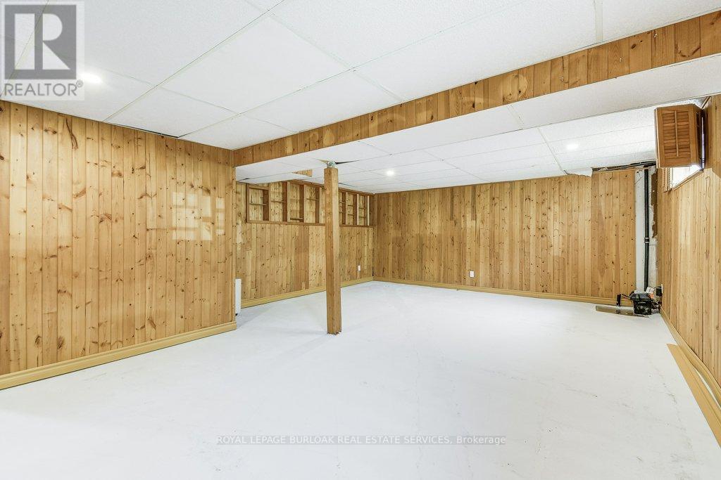 Photo 22 of 652 Auburn Crescent, Burlington ON
