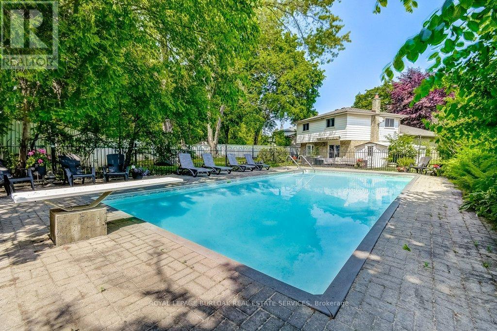 Photo 26 of 652 Auburn Crescent, Burlington ON