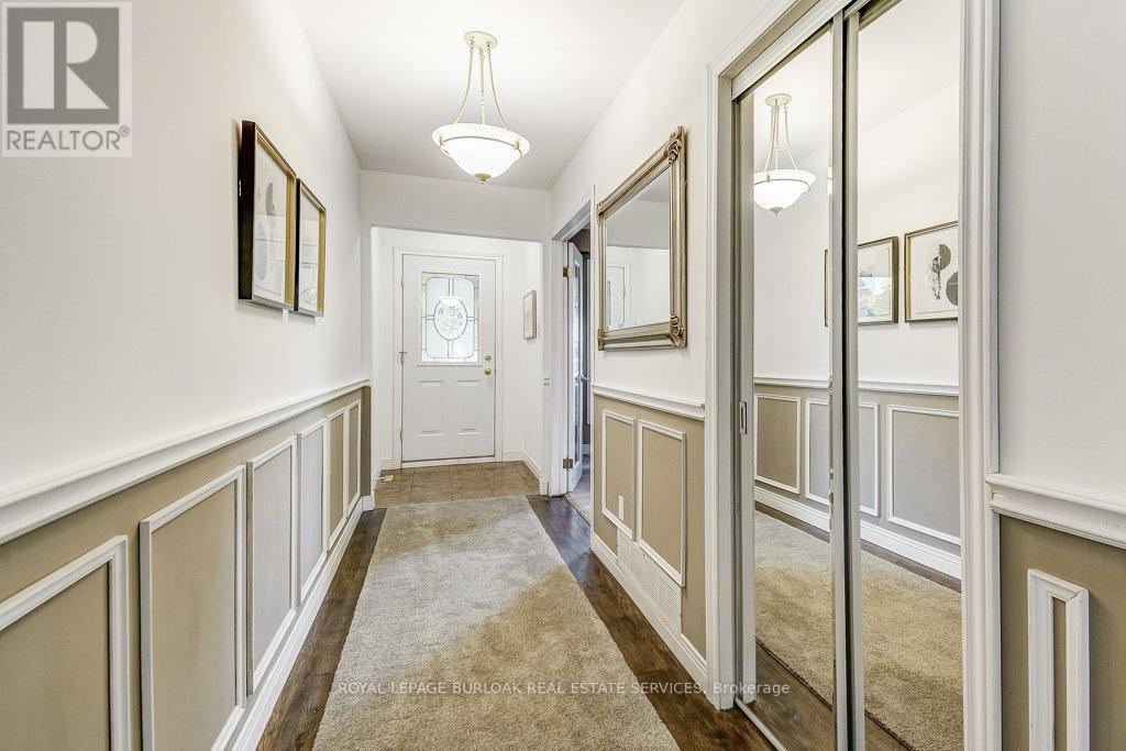 Photo 8 of 652 Auburn Crescent, Burlington ON
