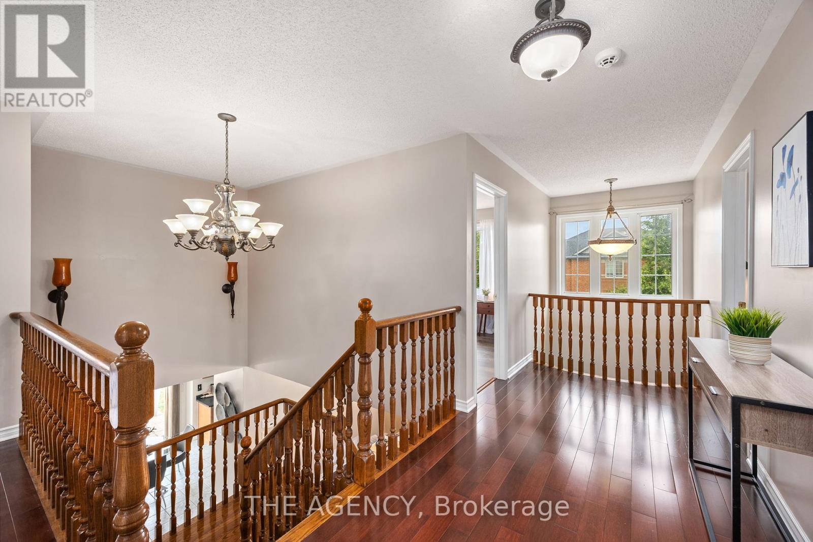 Photo 7 of 1 Applegrove Court, Brampton ON