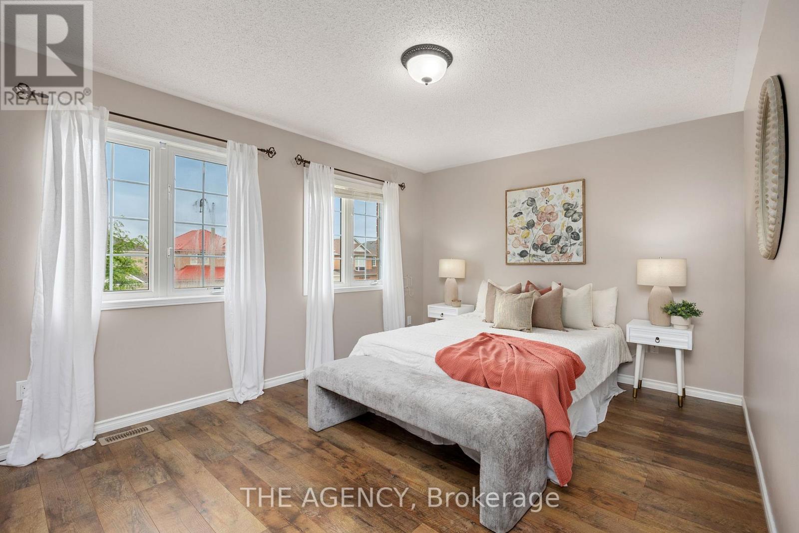 Photo 5 of 1 Applegrove Court, Brampton ON