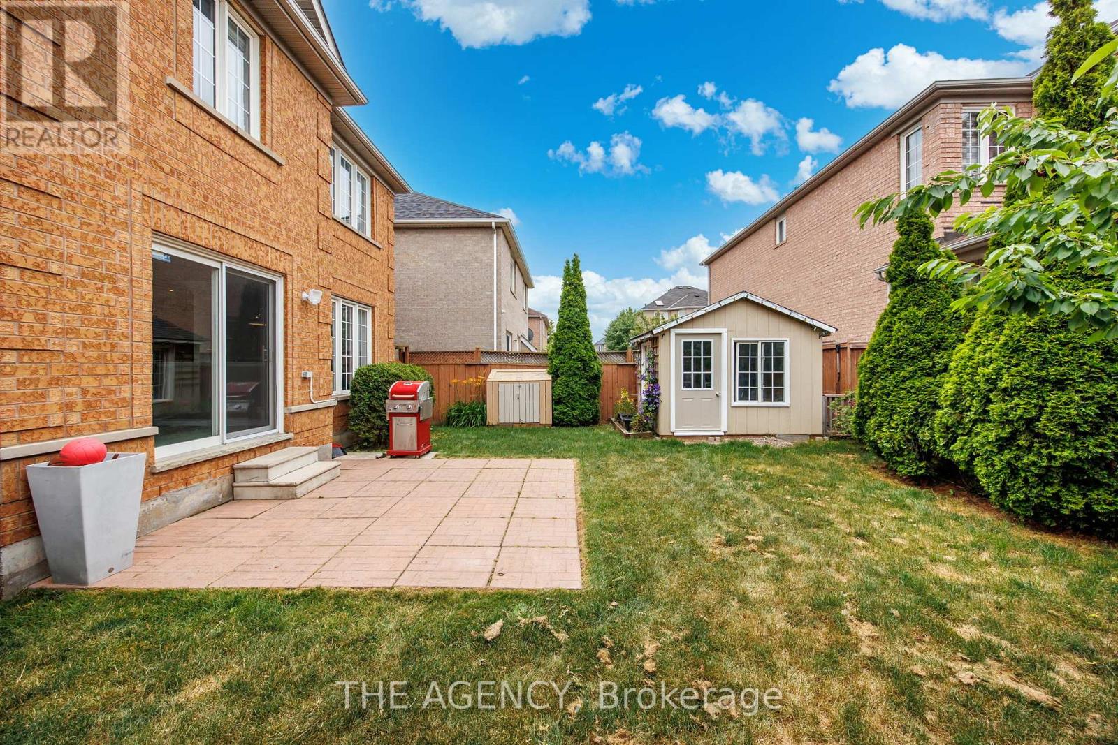 Photo 10 of 1 Applegrove Court, Brampton ON