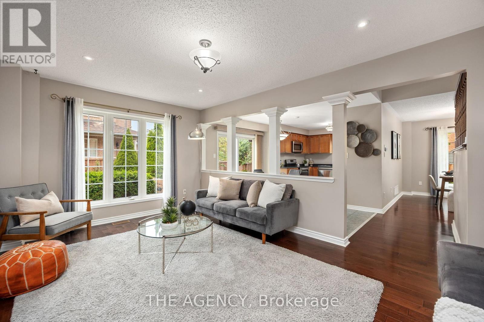 Photo 6 of 1 Applegrove Court, Brampton ON