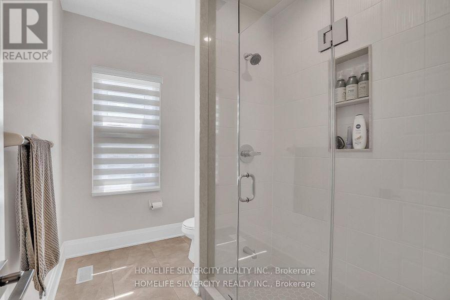 Photo 4 of 43 Michener Drive, Brampton ON