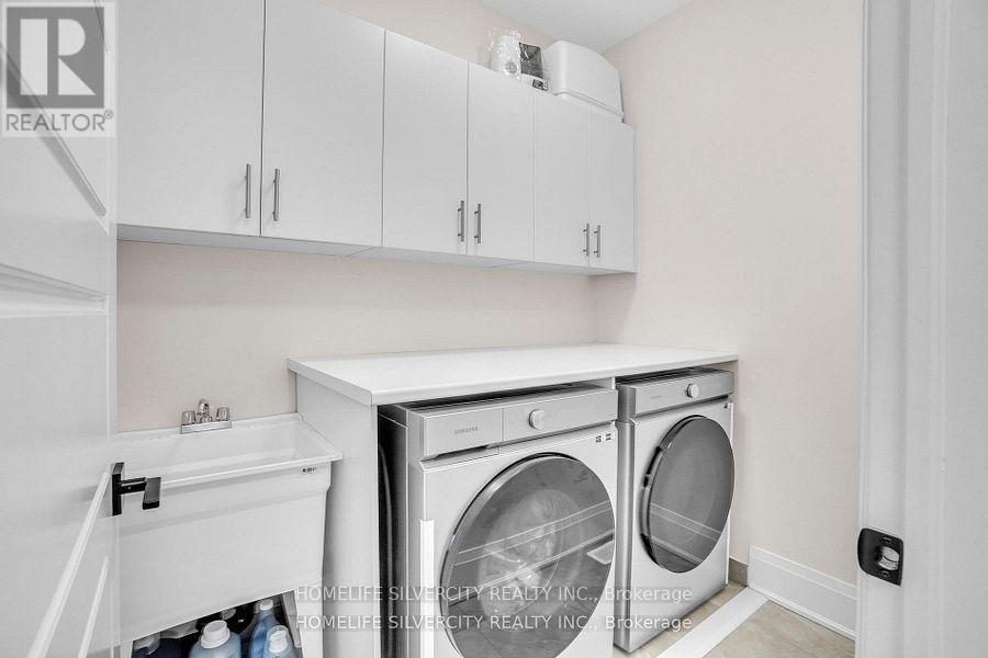 Photo 26 of 43 Michener Drive, Brampton ON