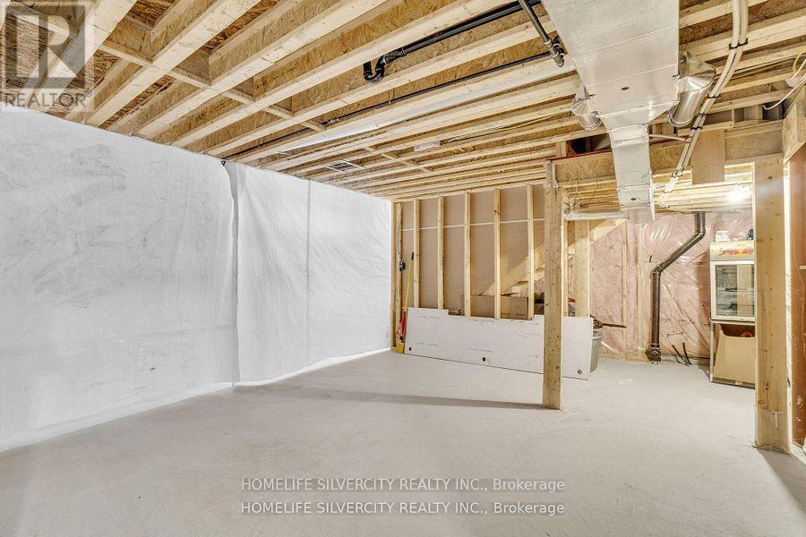 Photo 20 of 43 Michener Drive, Brampton ON
