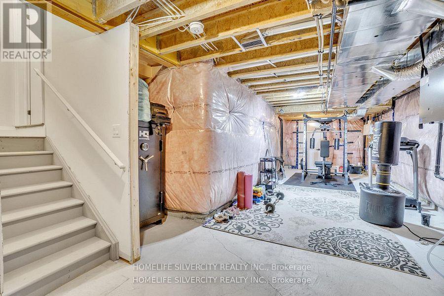 Photo 23 of 43 Michener Drive, Brampton ON