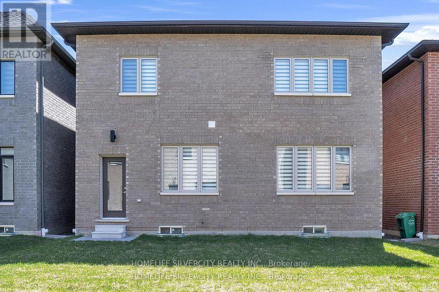Photo 40 of 43 Michener Drive, Brampton ON