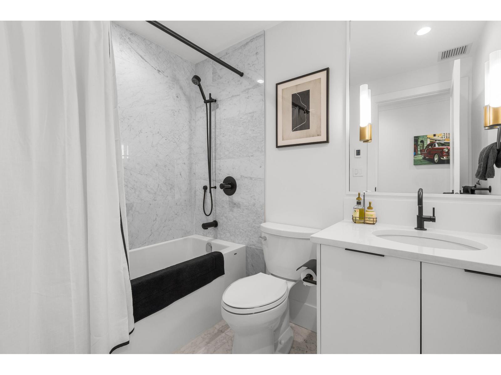 Photo 20 of 602 14825 Thrift Avenue, White Rock BC