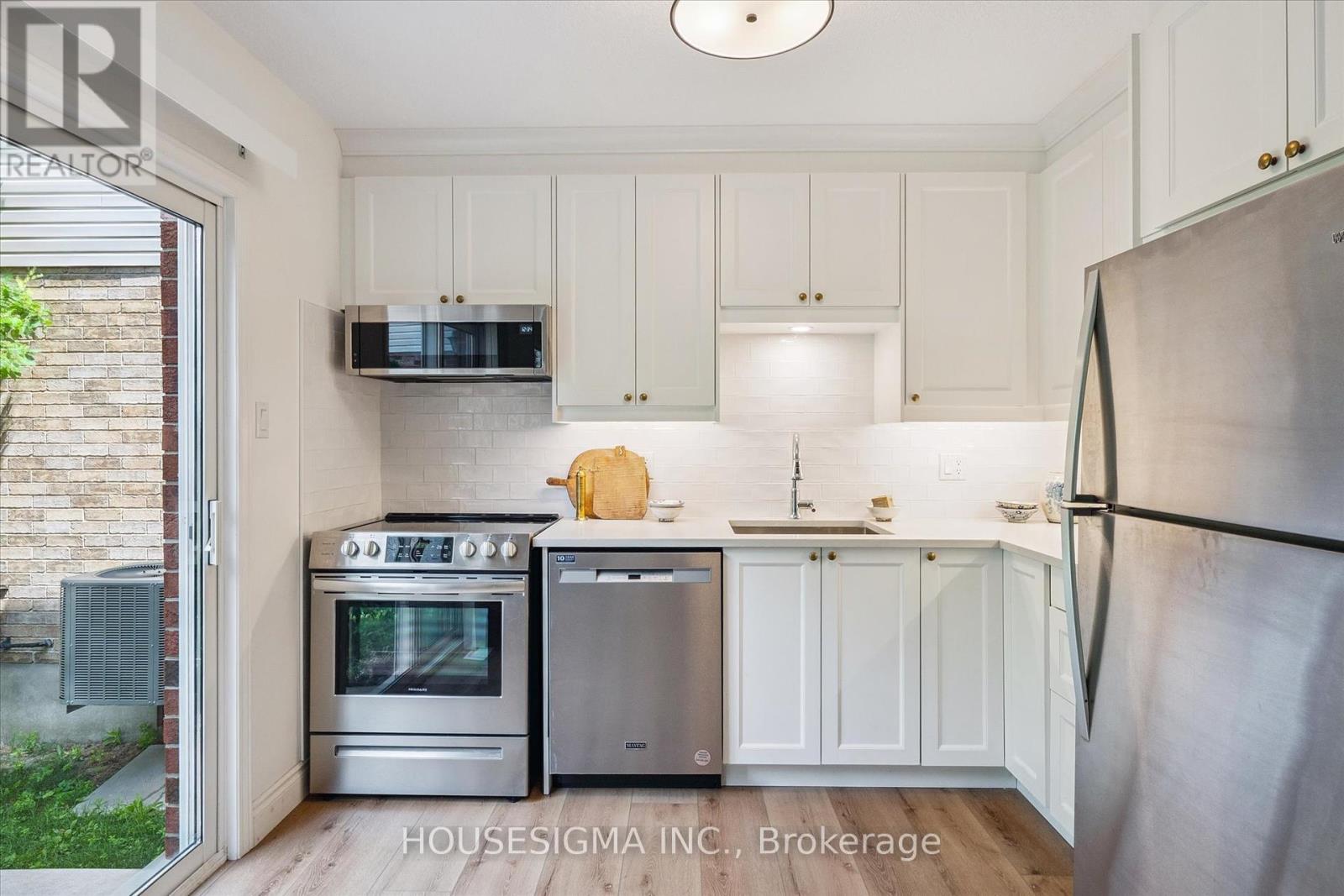 Photo 10 of 47 Marsh Crescent, Guelph ON