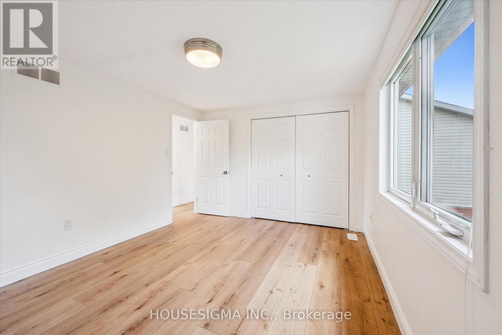 Photo 18 of 47 Marsh Crescent, Guelph ON
