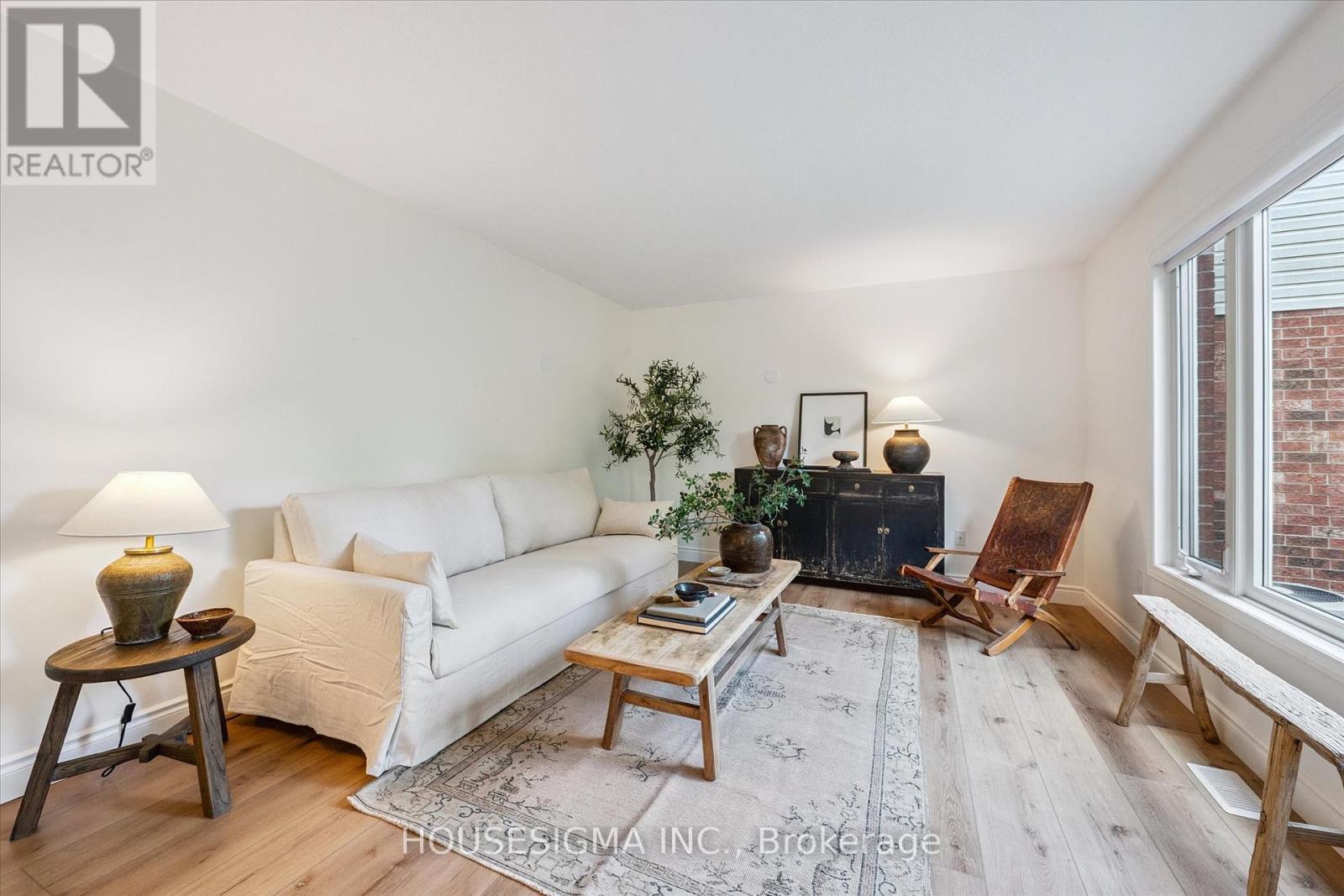 Photo 7 of 47 Marsh Crescent, Guelph ON