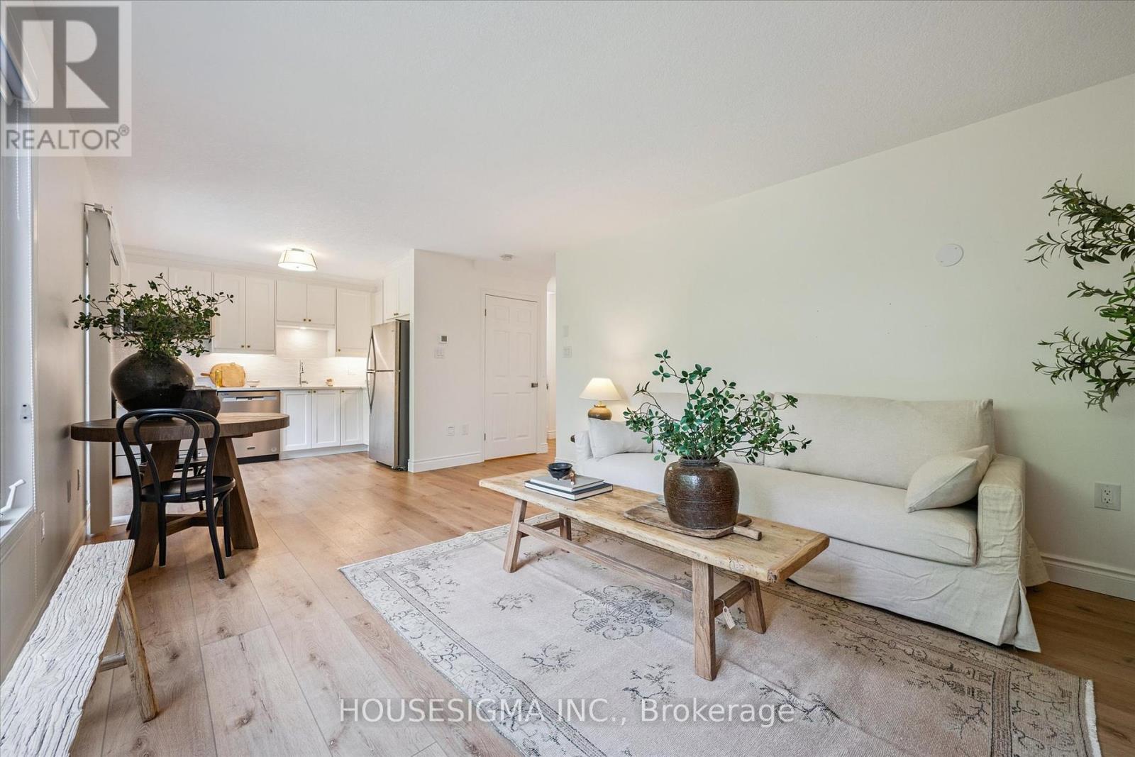 Photo 8 of 47 Marsh Crescent, Guelph ON