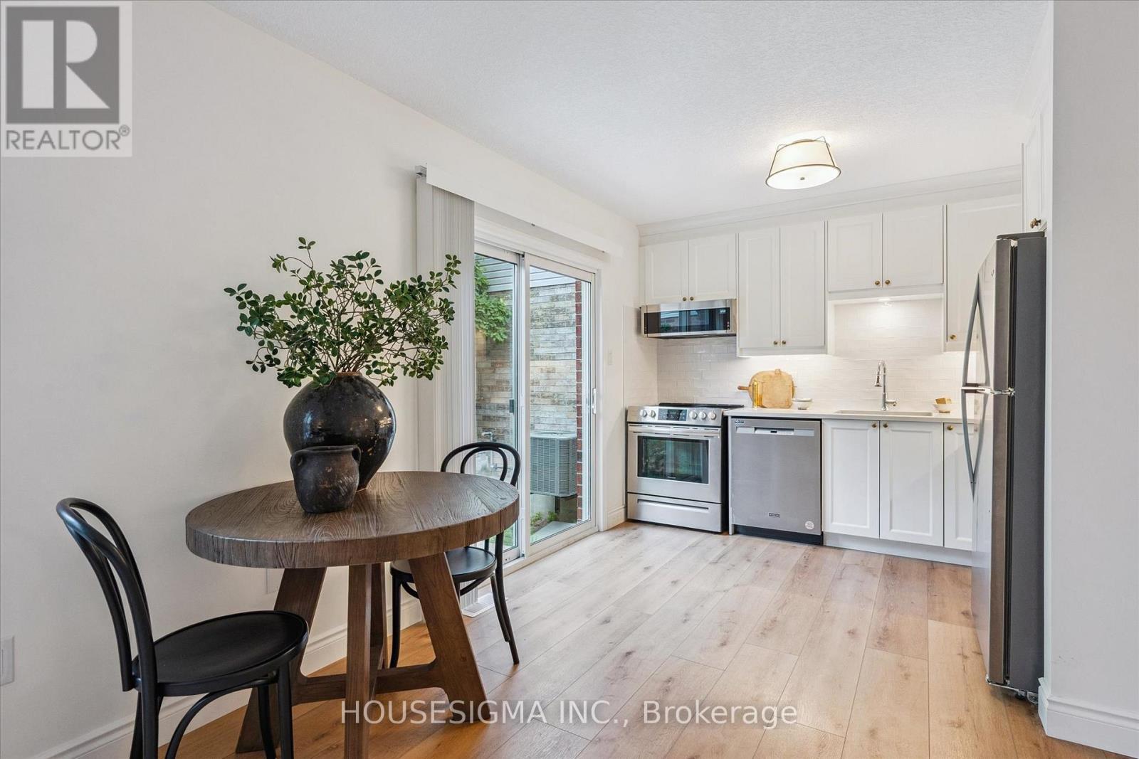 Photo 9 of 47 Marsh Crescent, Guelph ON