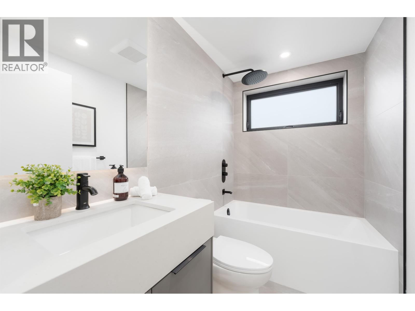 Photo 20 of 1 3118 Windsor Street, Vancouver BC