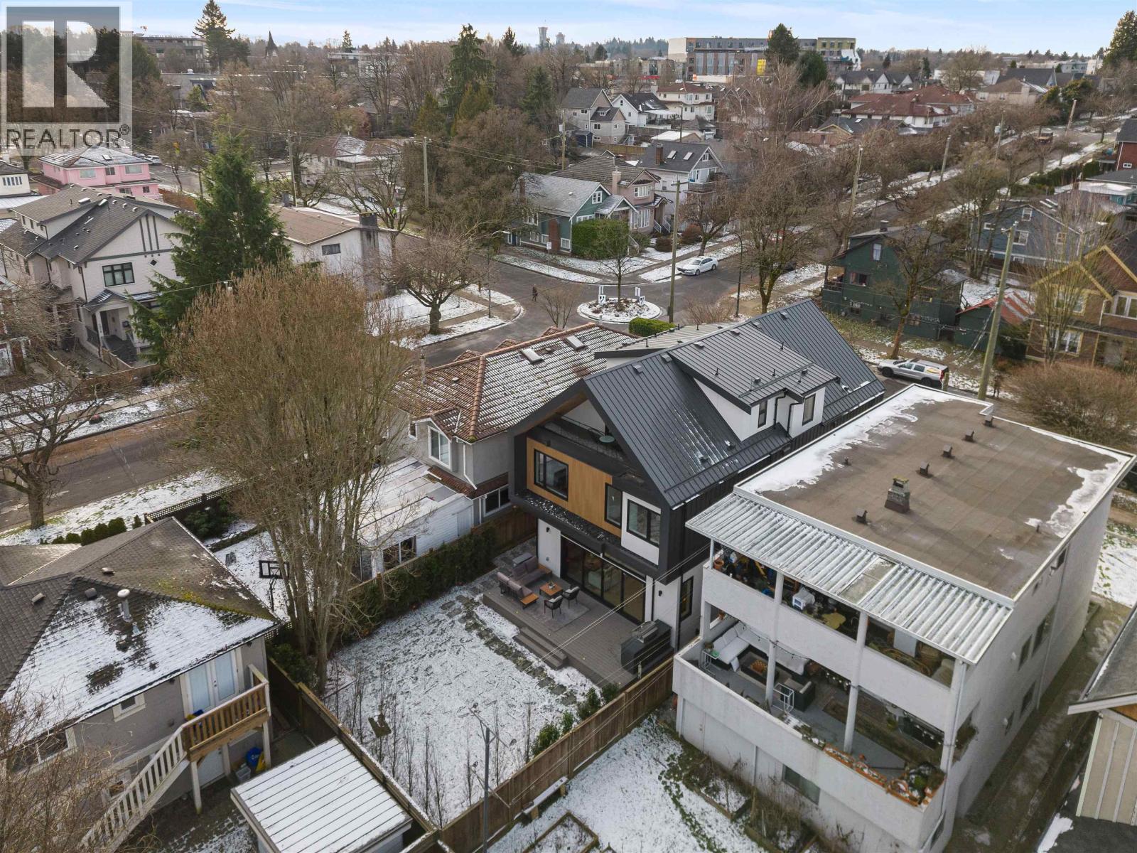 Photo 37 of 1 3118 Windsor Street, Vancouver BC