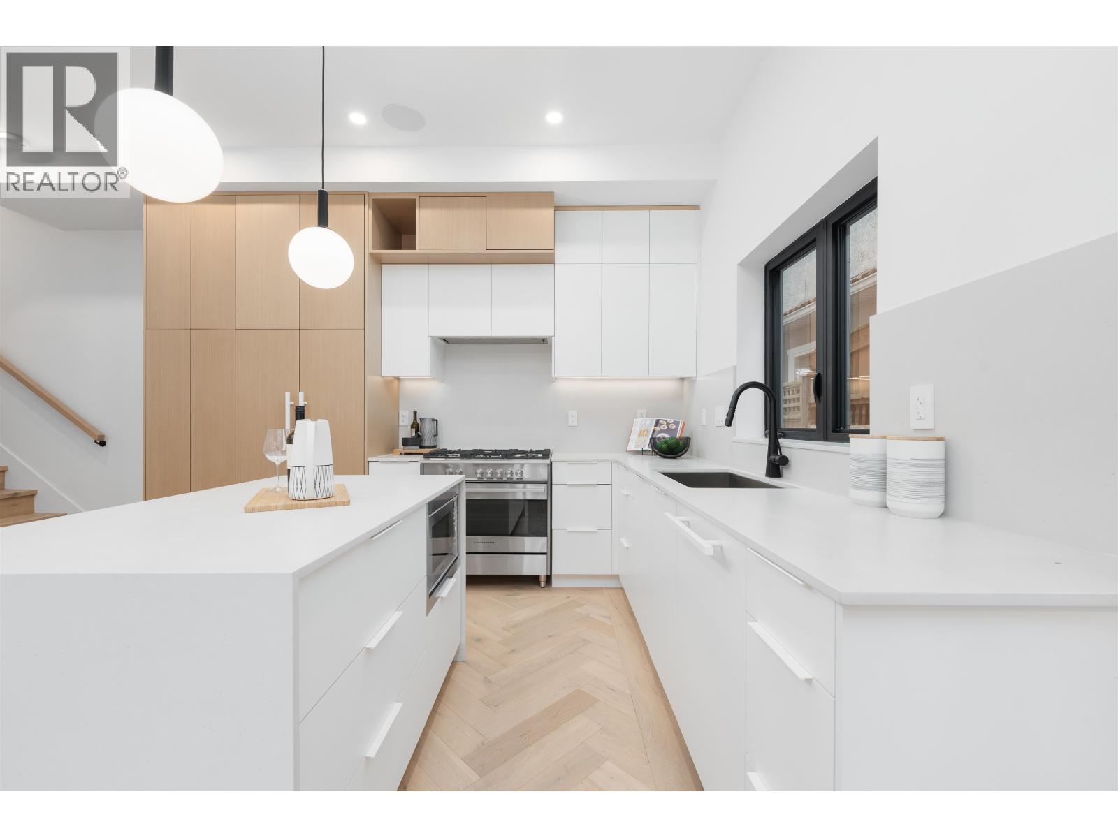 Photo 8 of 1 3118 Windsor Street, Vancouver BC