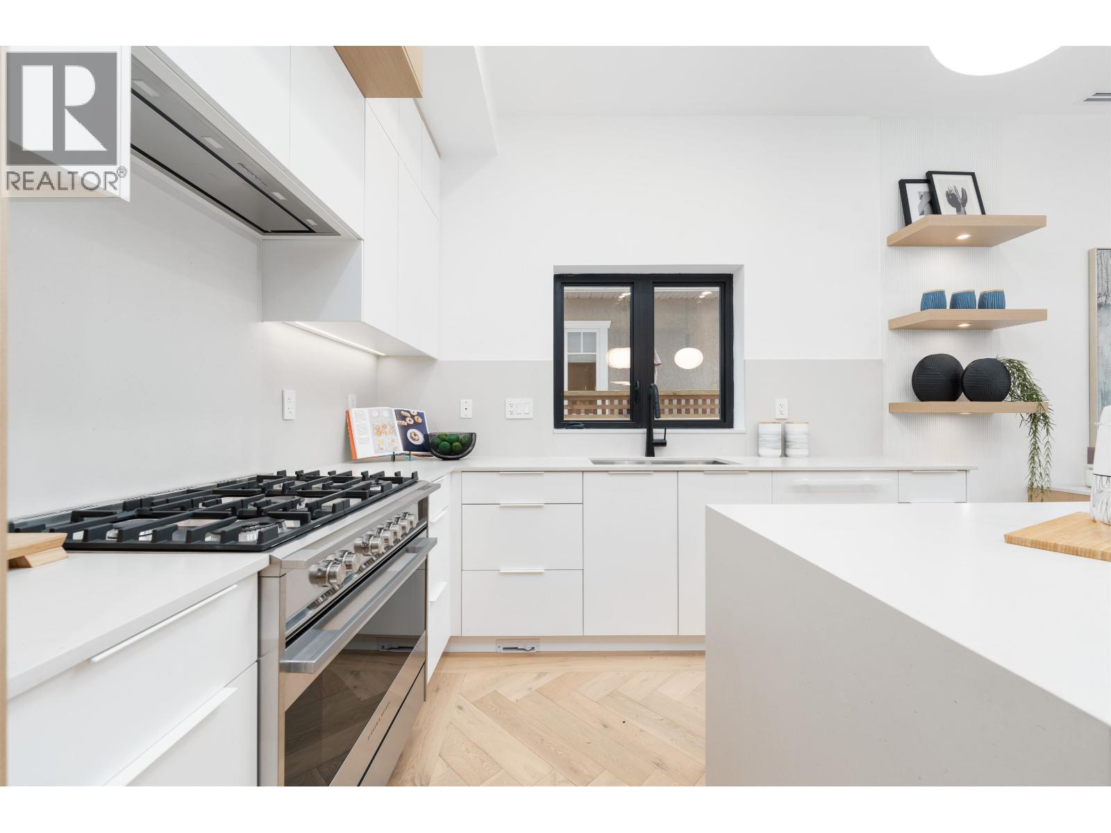 Photo 9 of 1 3118 Windsor Street, Vancouver BC