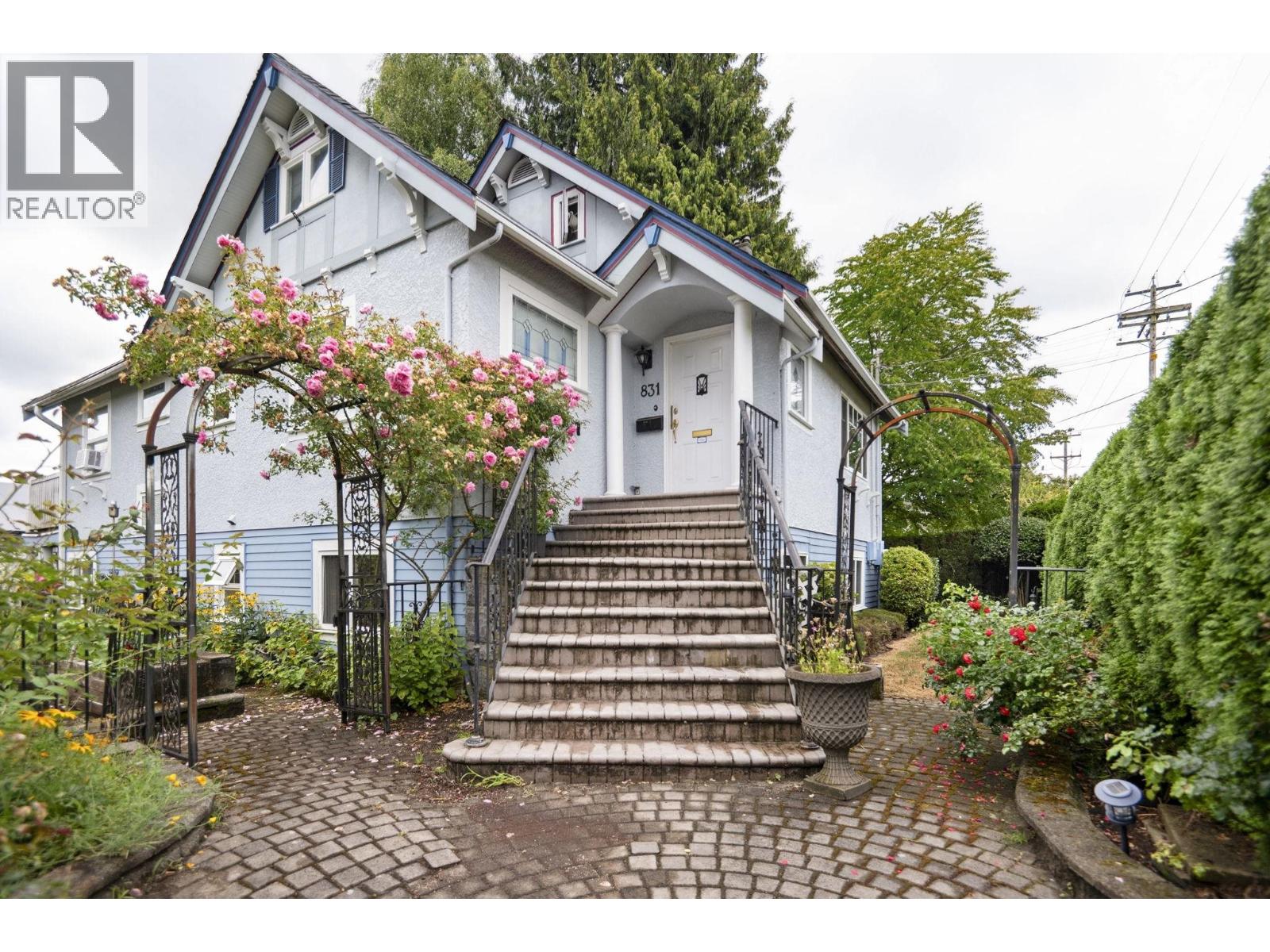 Photo 6 of 831 Second Street, New Westminster BC