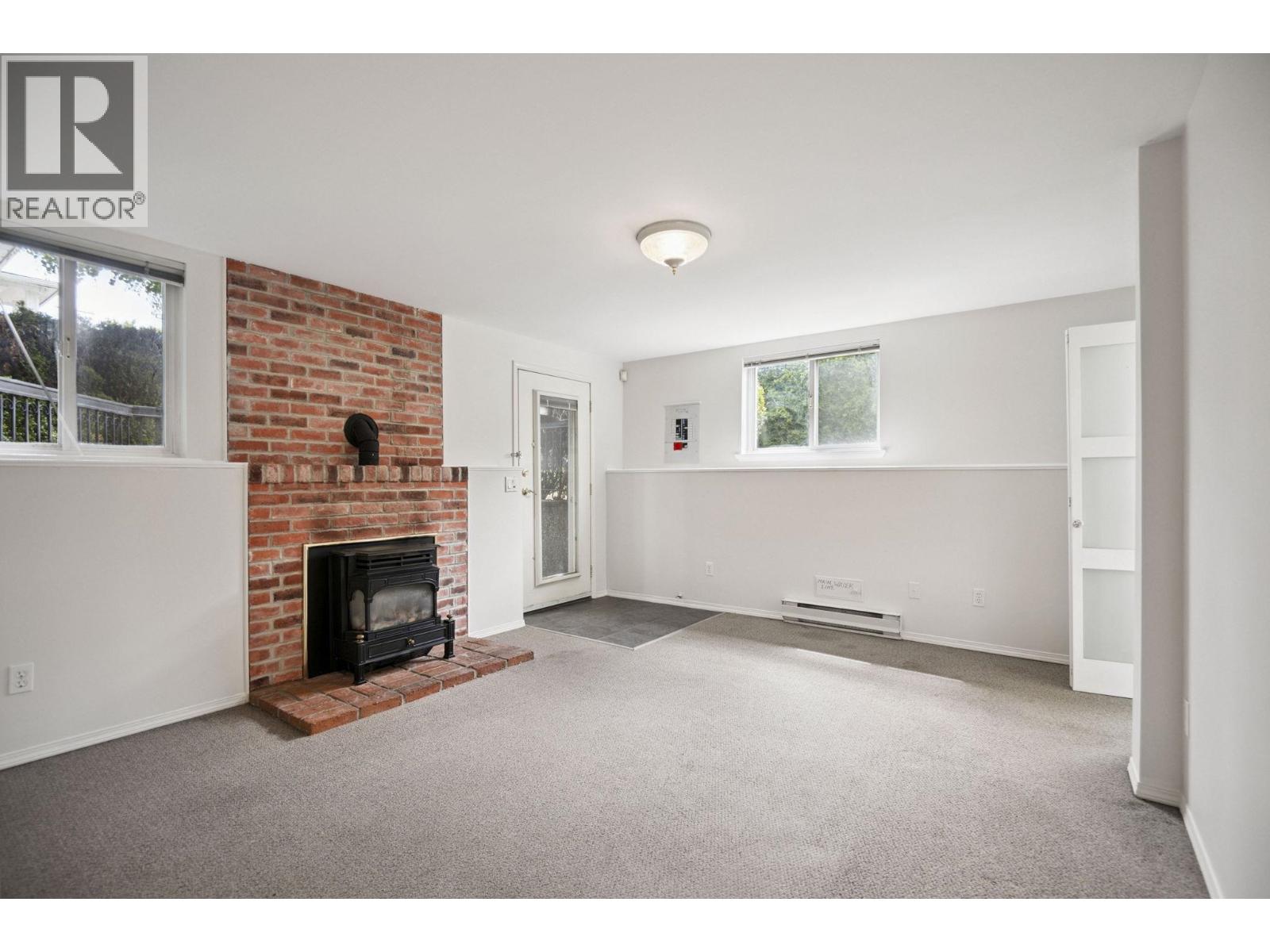 Photo 14 of 831 Second Street, New Westminster BC