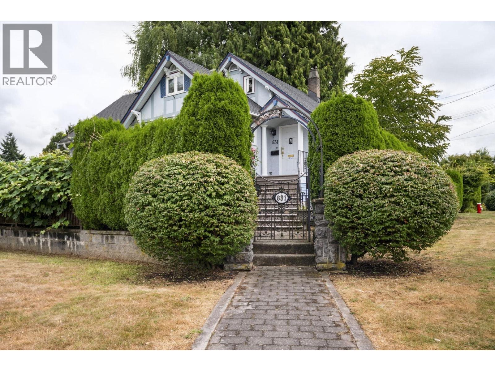 Photo 22 of 831 Second Street, New Westminster BC