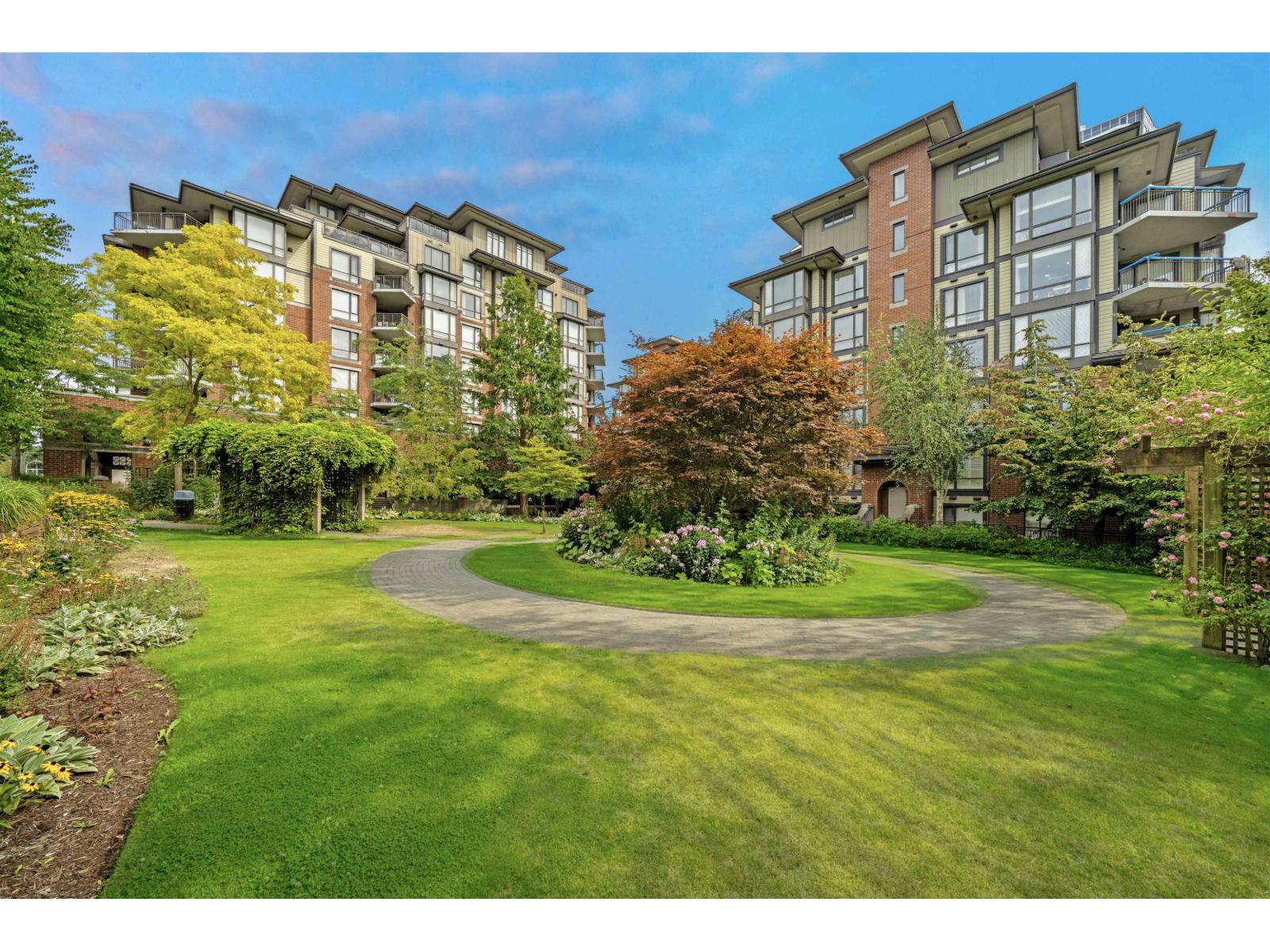 Photo 1 of 503 1550 Martin Street, White Rock BC