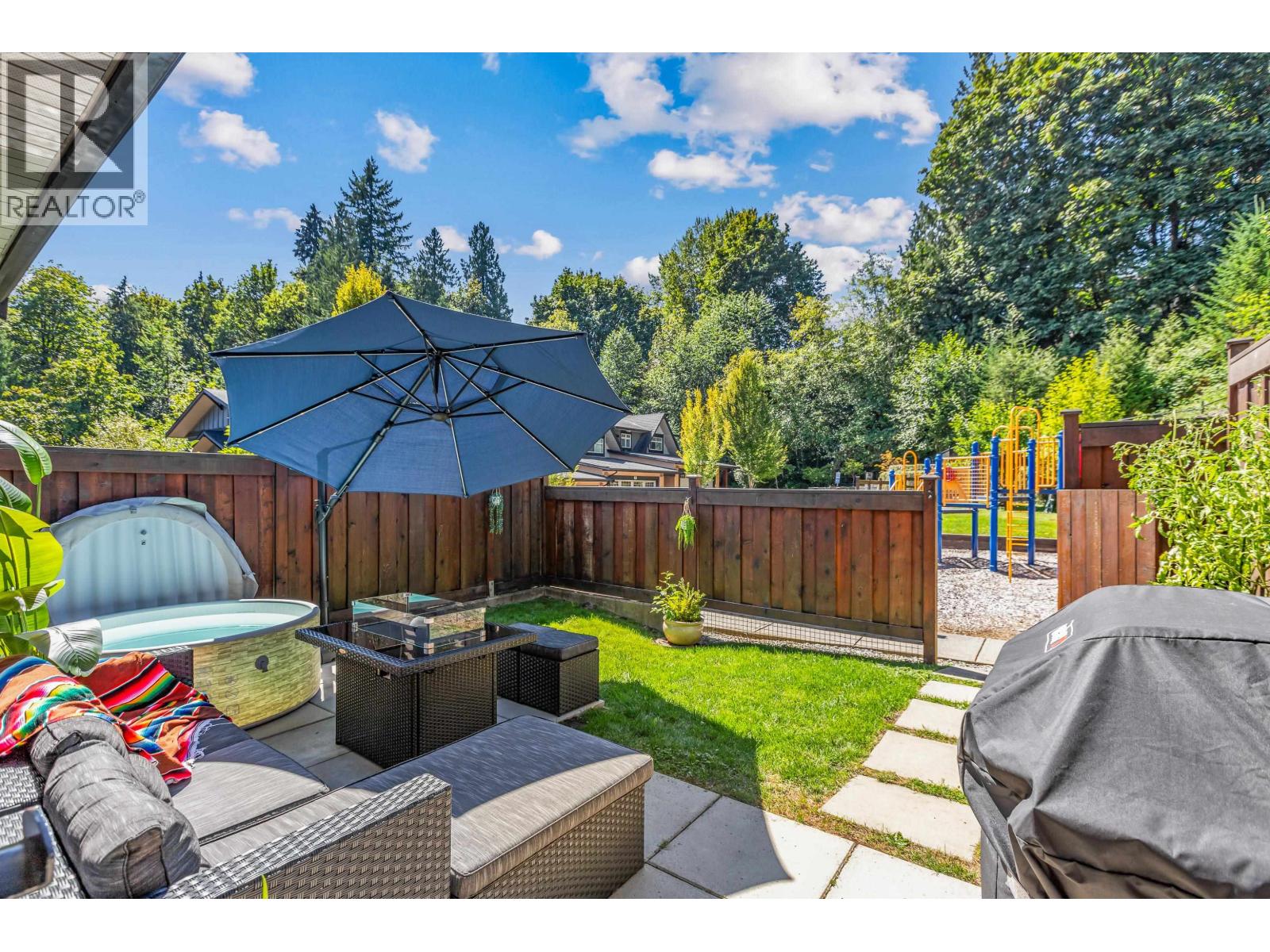 Photo 8 of 11 10525 240 Street, Maple Ridge BC