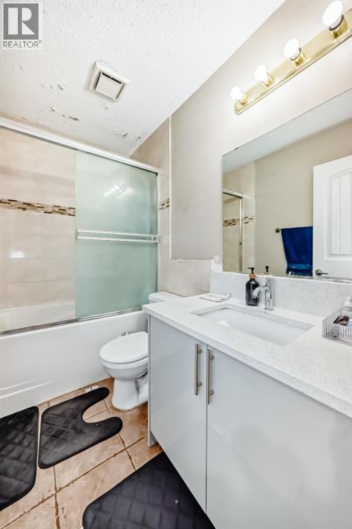 Single Family House Bi-level for Sale in  Falworth Place NE Falconridge Calgary 