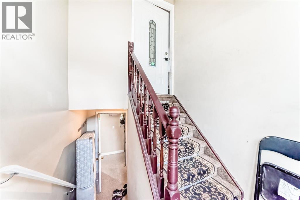 Single Family House Bi-level for Sale in  Falworth Place NE Falconridge Calgary 