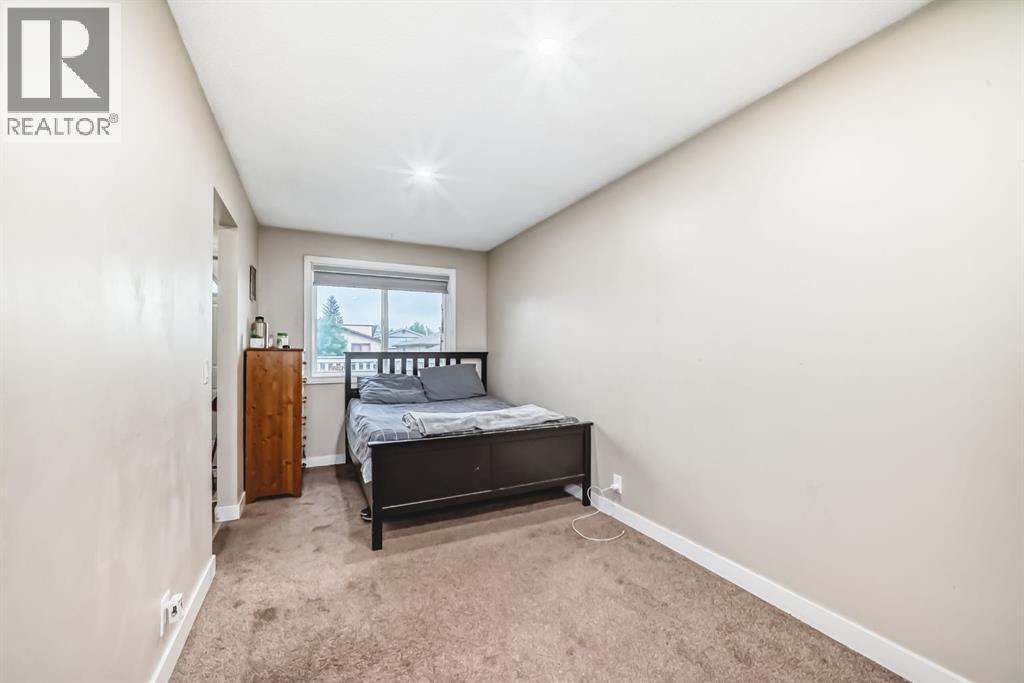 Single Family House Bi-level for Sale in  Falworth Place NE Falconridge Calgary 