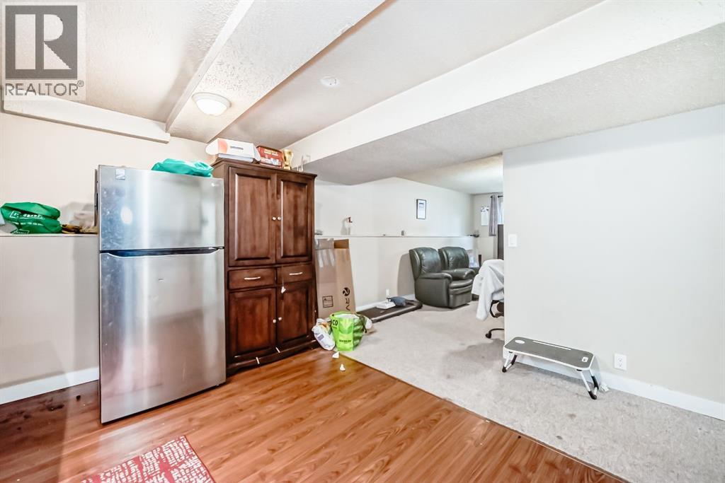 Single Family House Bi-level for Sale in  Falworth Place NE Falconridge Calgary 