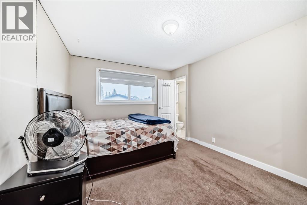 Single Family House Bi-level for Sale in  Falworth Place NE Falconridge Calgary 