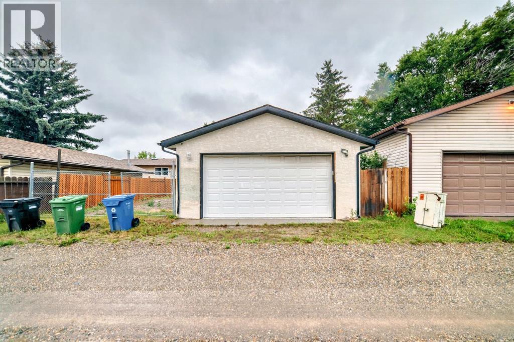 Single Family House Bi-level for Sale in  Falworth Place NE Falconridge Calgary 