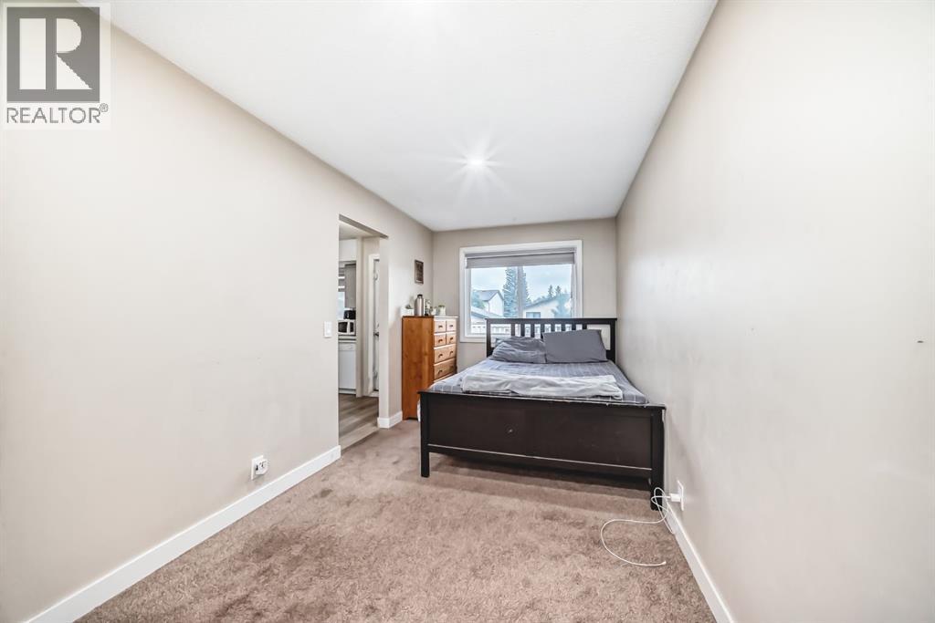 Single Family House Bi-level for Sale in  Falworth Place NE Falconridge Calgary 