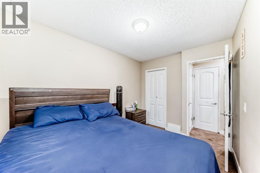 Single Family House Bi-level for Sale in  Falworth Place NE Falconridge Calgary 