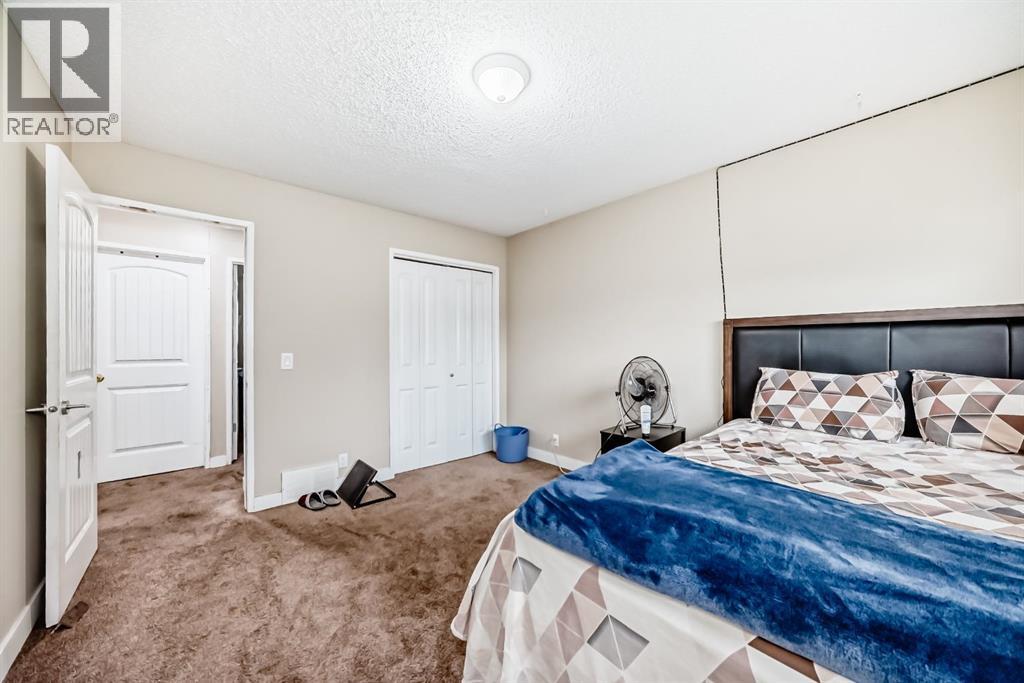 Single Family House Bi-level for Sale in  Falworth Place NE Falconridge Calgary 
