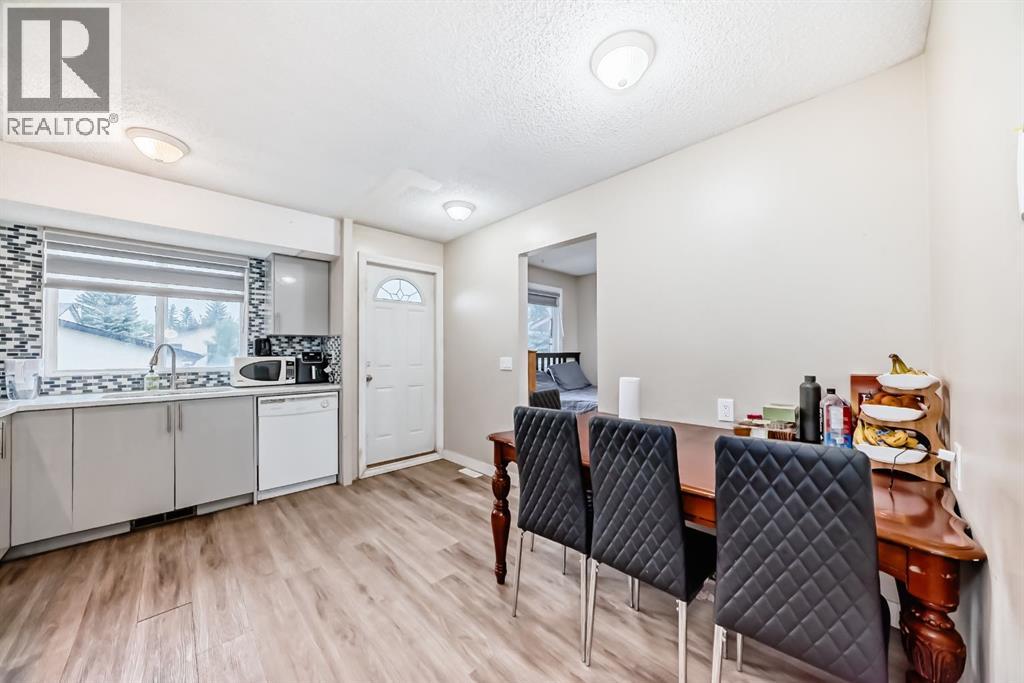 Single Family House Bi-level for Sale in  Falworth Place NE Falconridge Calgary 