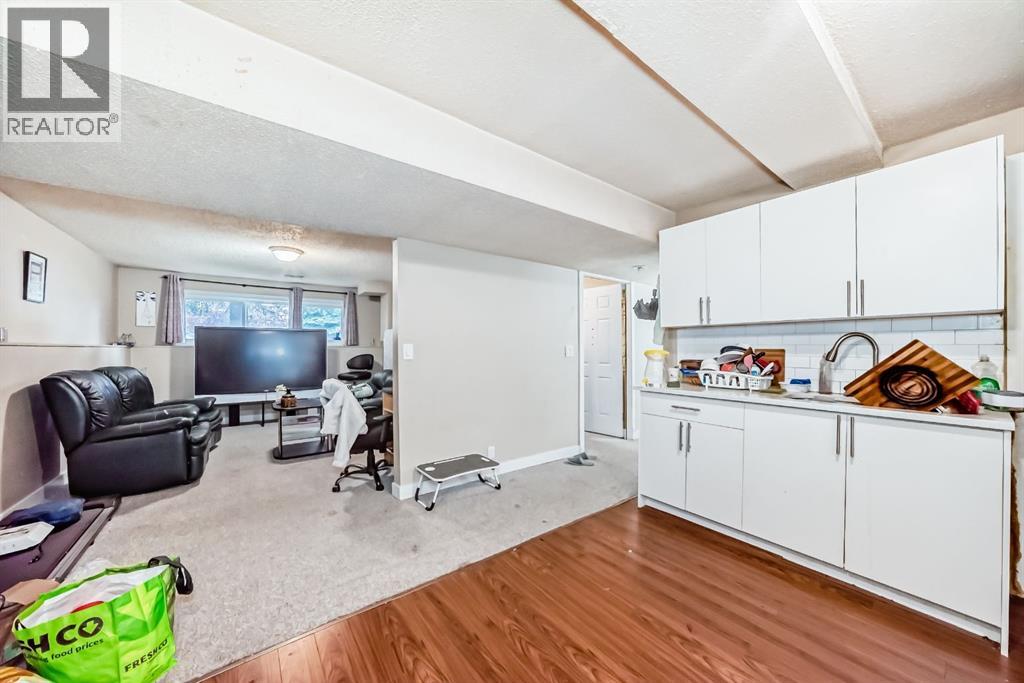 Single Family House Bi-level for Sale in  Falworth Place NE Falconridge Calgary 