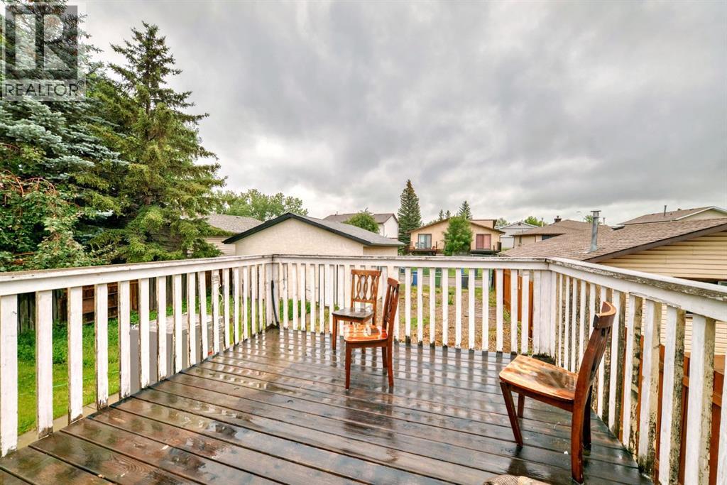 Single Family House Bi-level for Sale in  Falworth Place NE Falconridge Calgary 