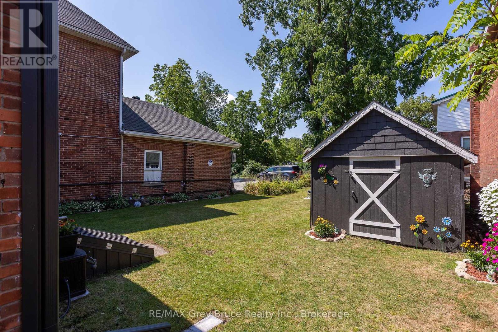 Photo 35 of 996 1st Avenue W, Owen Sound ON