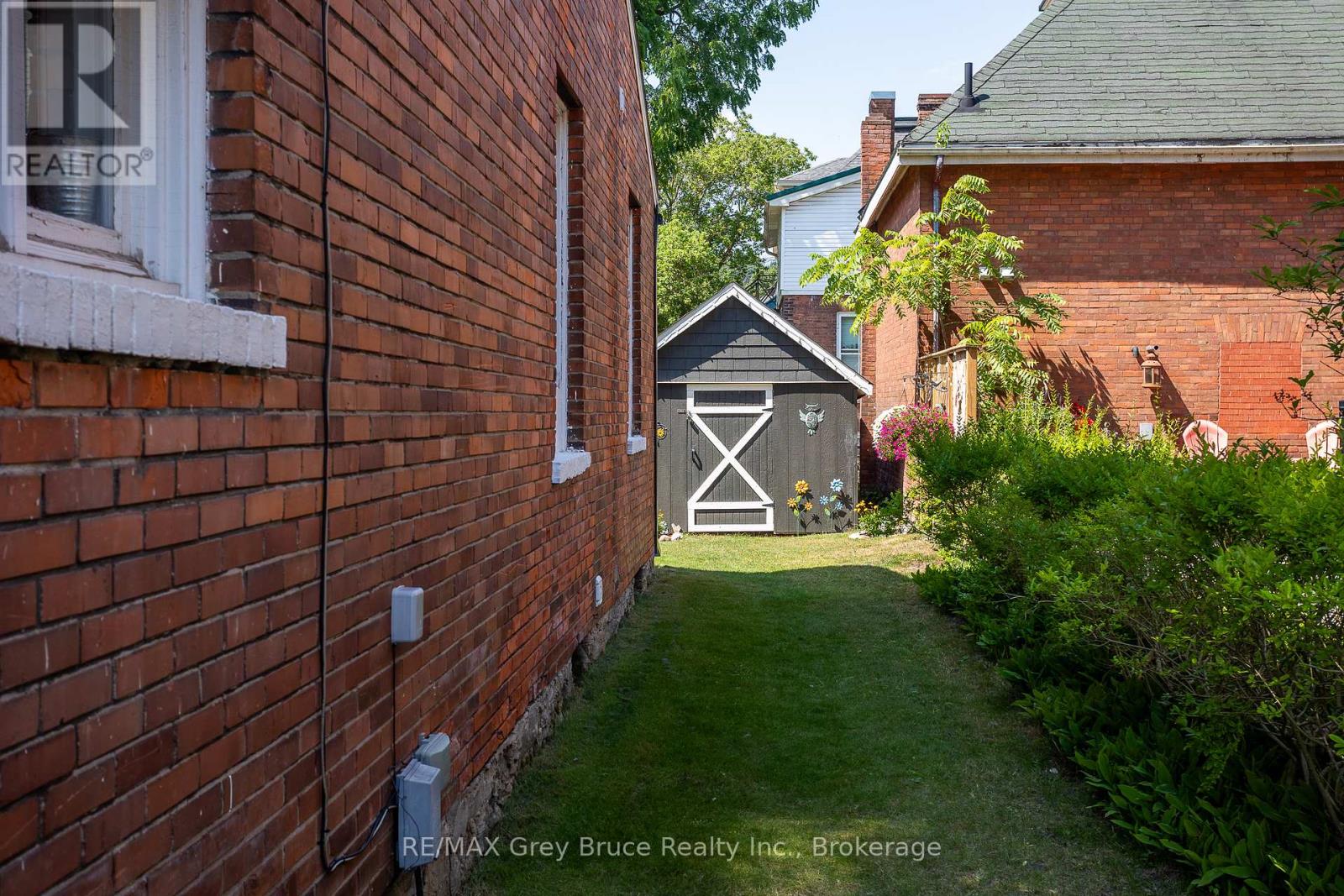 Photo 15 of 996 1st Avenue W, Owen Sound ON