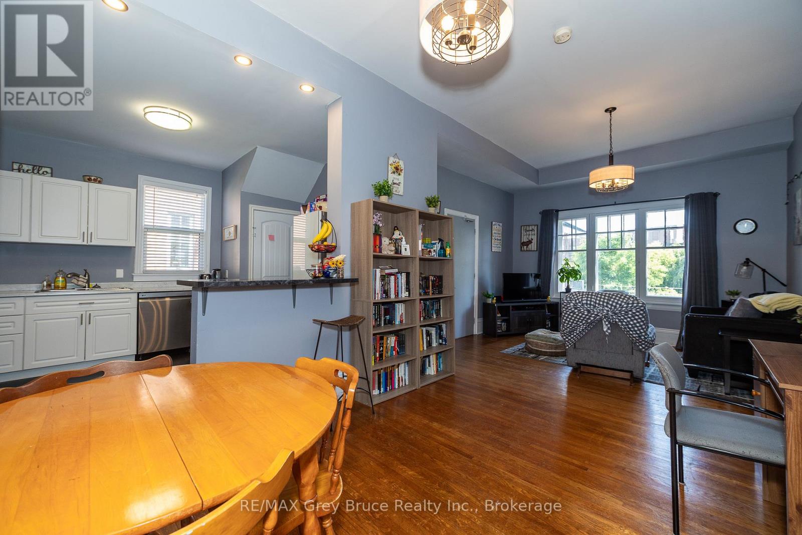 Photo 31 of 996 1st Avenue W, Owen Sound ON