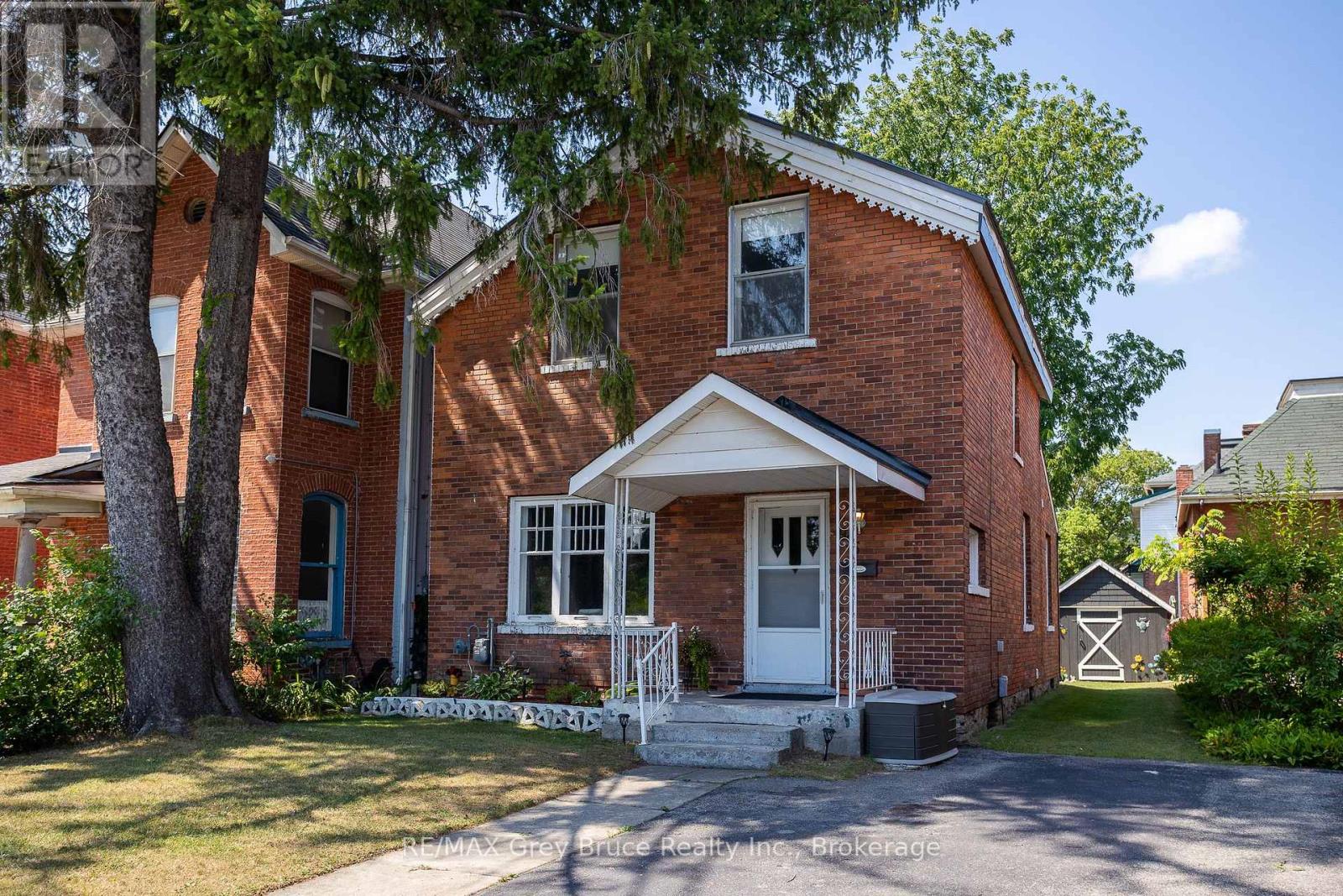 Photo 4 of 996 1st Avenue W, Owen Sound ON