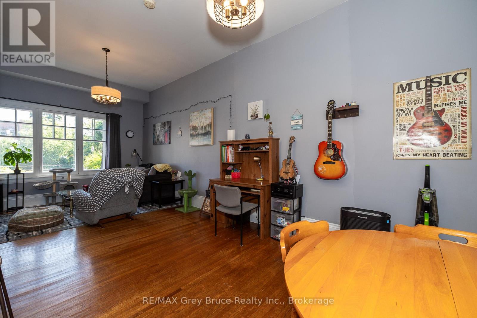 Photo 18 of 996 1st Avenue W, Owen Sound ON