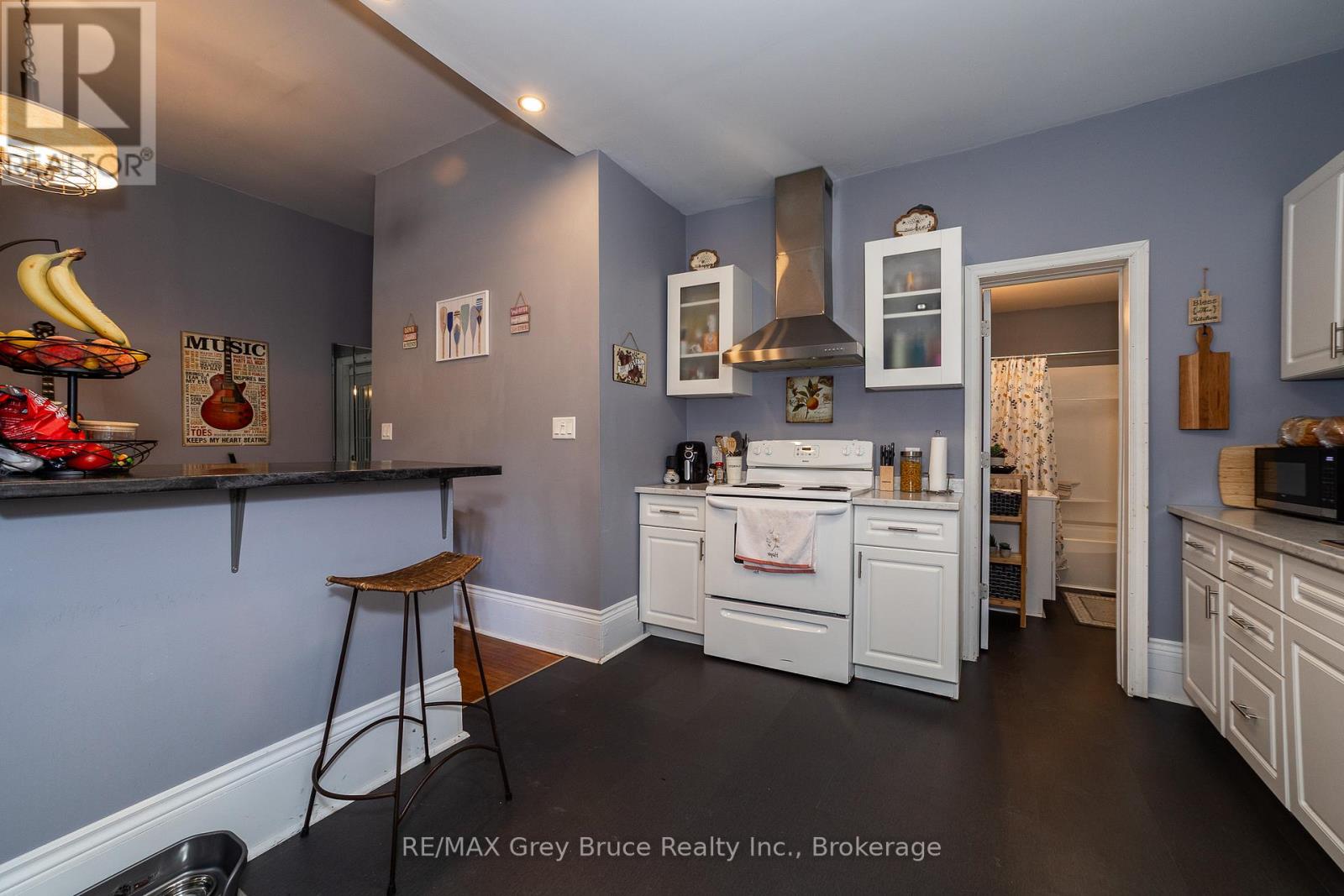 Photo 41 of 996 1st Avenue W, Owen Sound ON