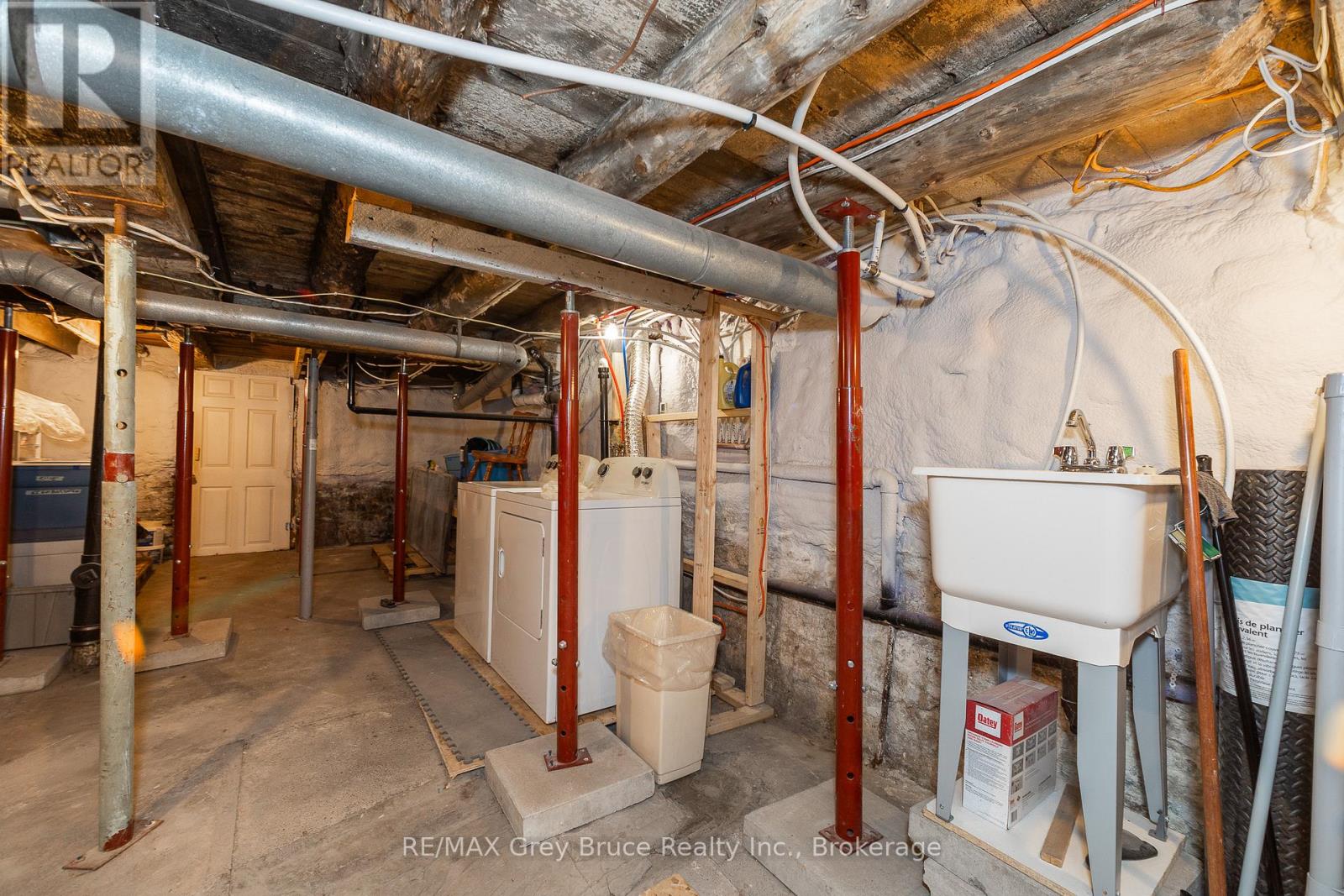 Photo 23 of 996 1st Avenue W, Owen Sound ON