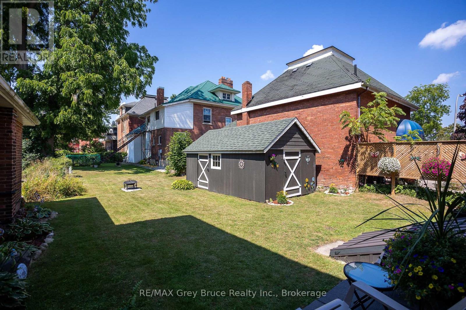 Photo 12 of 996 1st Avenue W, Owen Sound ON