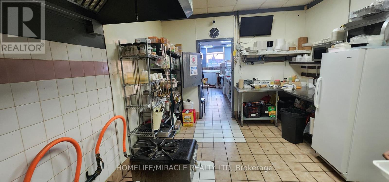 Photo 2 of 2516 Finch Avenue W, Toronto ON