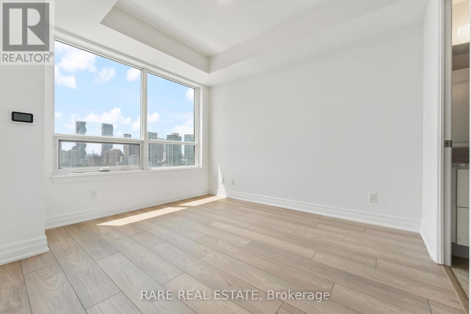 Photo 13 of 2108 36 Elm Drive W, Mississauga ON